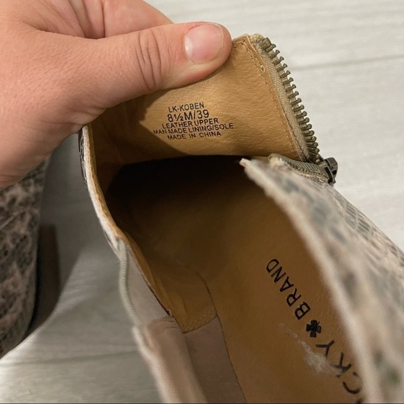 Lucky Brand Koben Ankle Bootie Western Stacked Heel Medium Beige Snake Print 8.5 - Picture 9 of 10